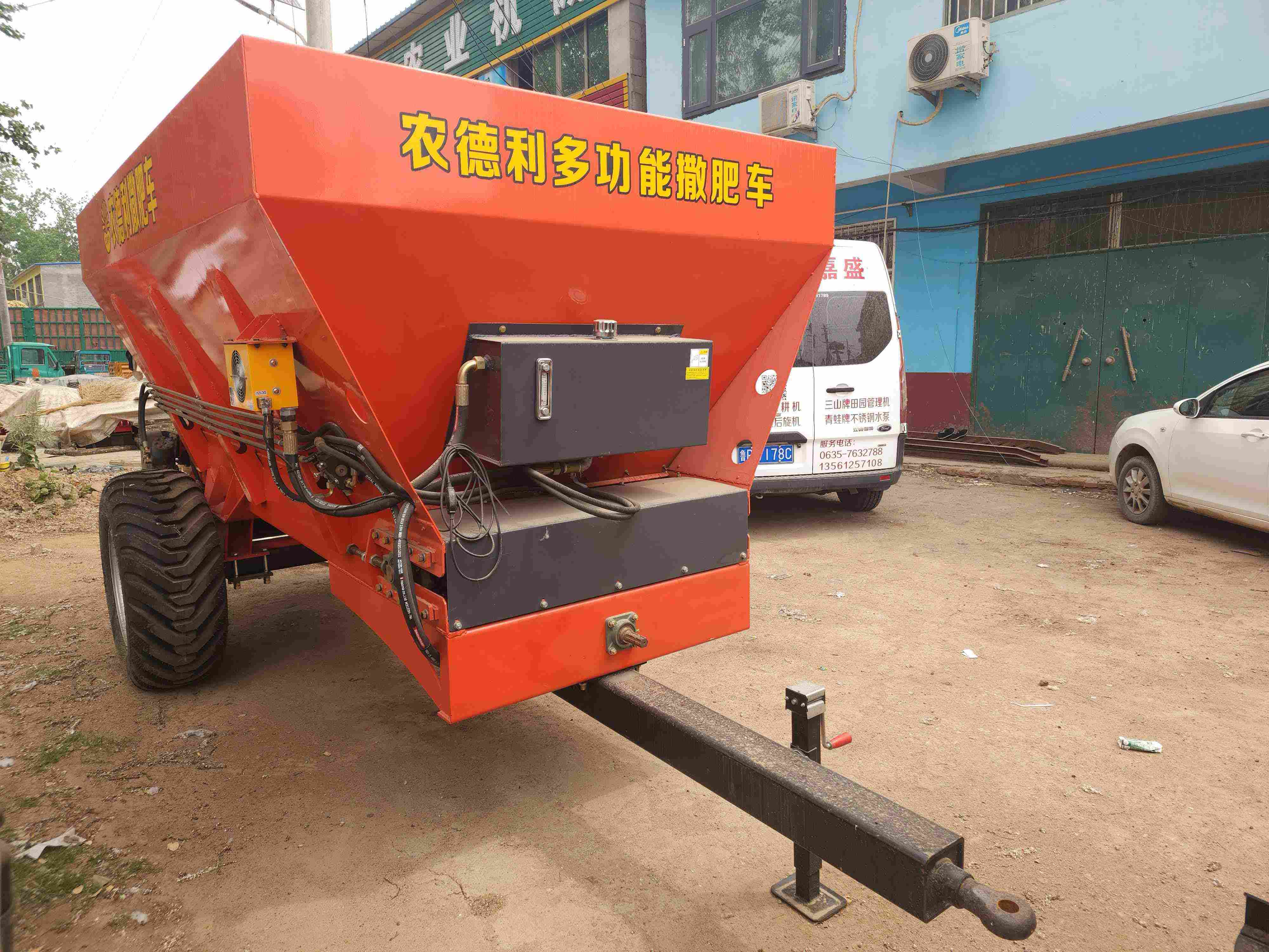 伊春市运粮加肥车大型撒粪车 - 厂家